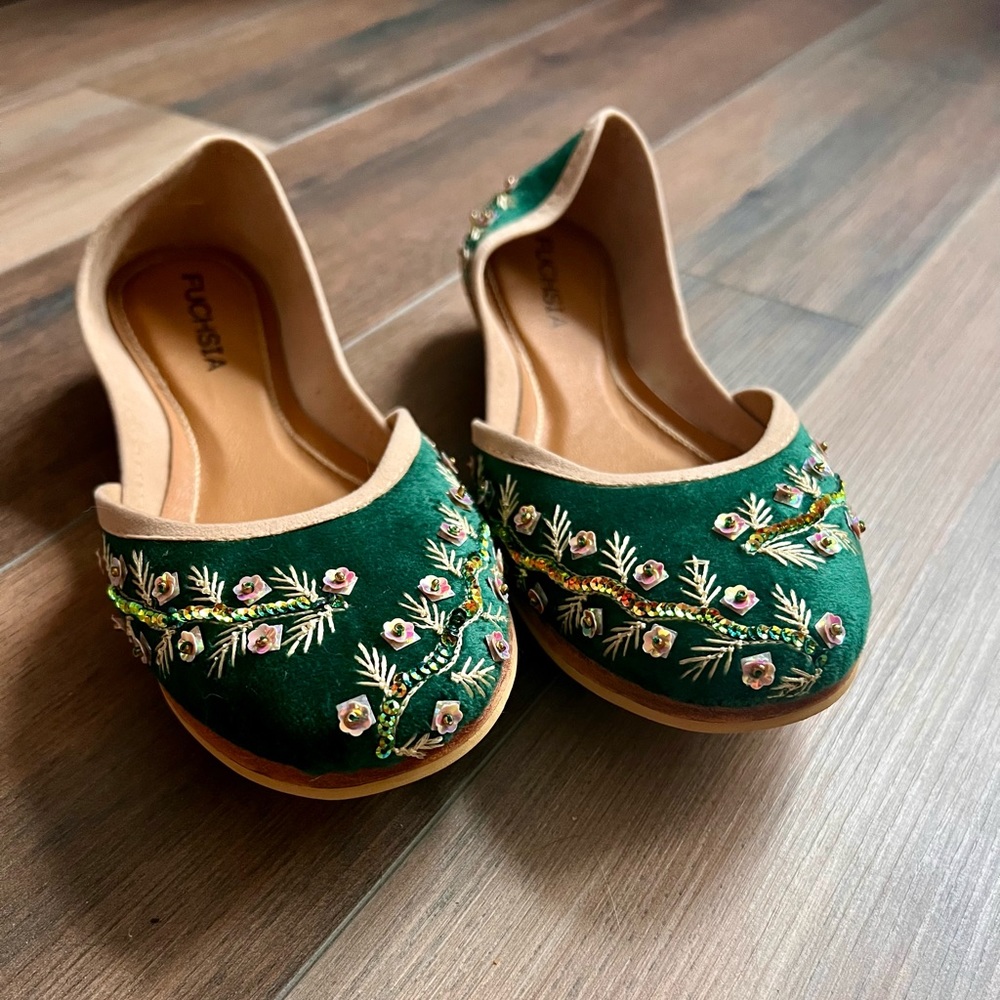 Fuchsia flats. Style:Rania. Size 8. Never worn. New in box.